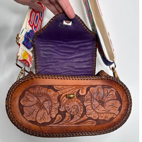 Vintage 1970s Tooled Leather Floral Crossbody Bag with Embroidered Strap - Picture 12 of 14